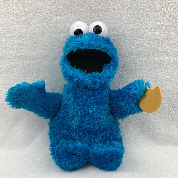 Hasbro Sesame Street Cookie Monster Talking Plush Stuffed Animal Toy 14” - Picture 1 of 13